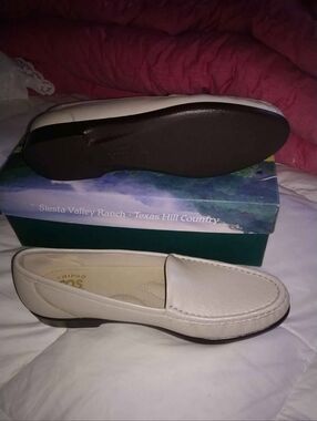 SAS Leather Loafers Pearl Size 10 Narrow NEW